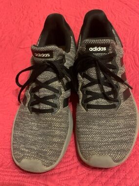 adidas Men’s Gray Knit Athletic Sneakers with Black Details size 8